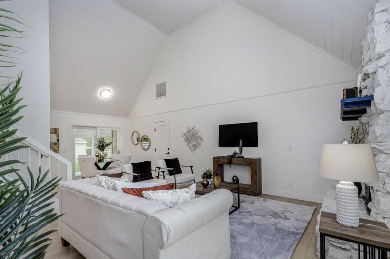 14655 Country Lane