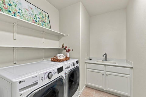 Tiny photo for 4723 Avalon Street, Tracy, CA 95377 (MLS # ML82060505)
