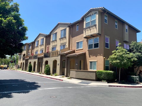Photo of 622 Almaden Walk Loop, SAN JOSE, CA 95125 (MLS # ML82060902)