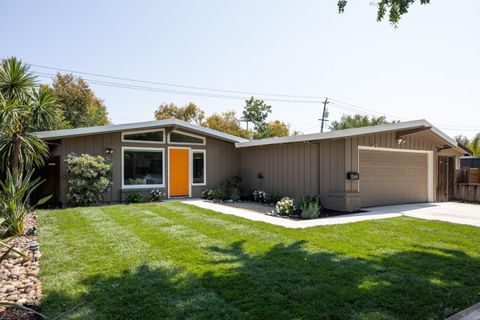 Photo of 1269 Manzano Way, SUNNYVALE, CA 94089 (MLS # ML82021491)