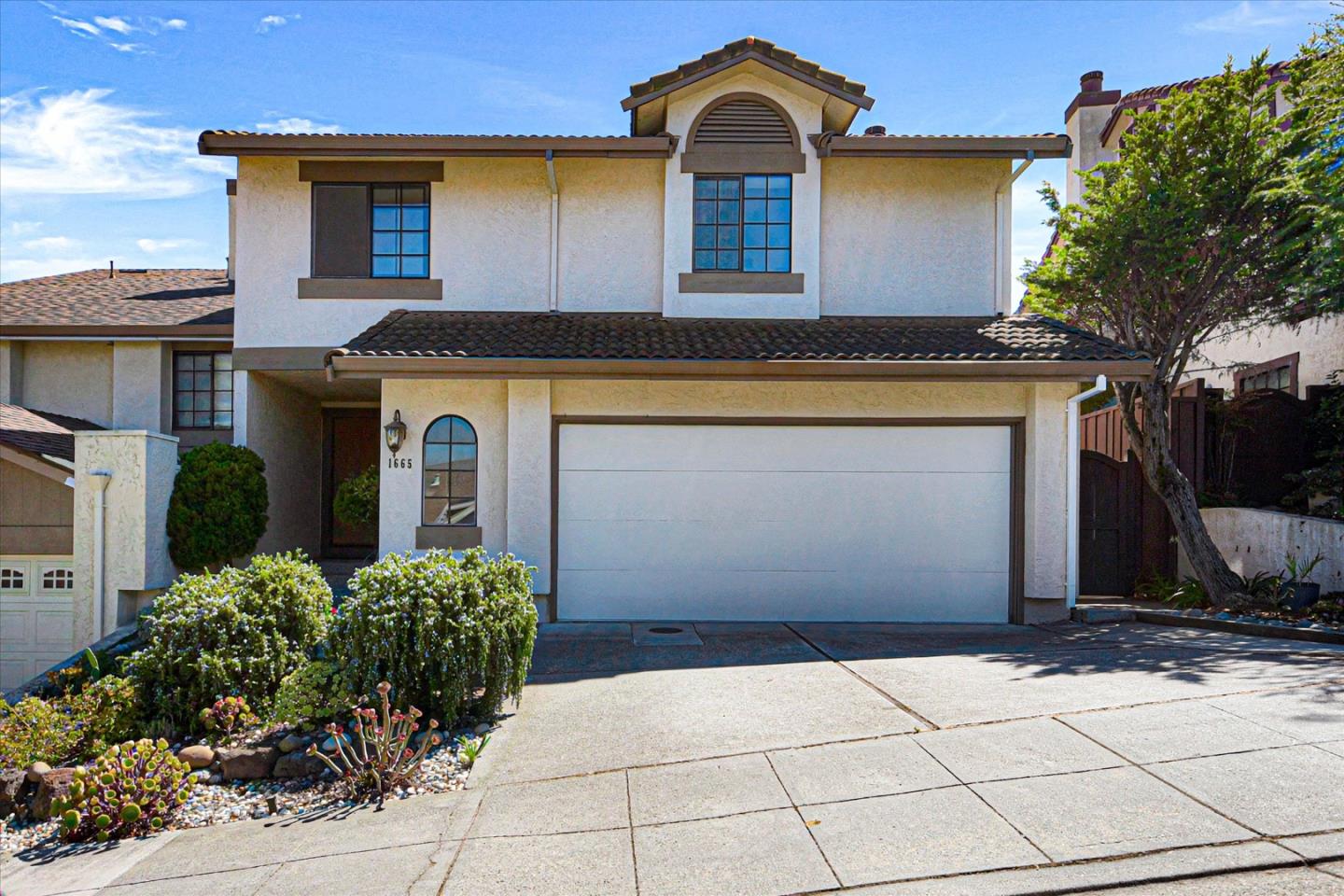 1665 Toyon Court