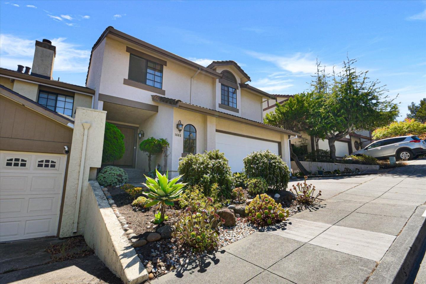 1665 Toyon Court