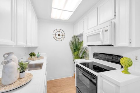 Tiny photo for 5534 Makati Circle, San Jose, CA 95123 (MLS # ML82054121)