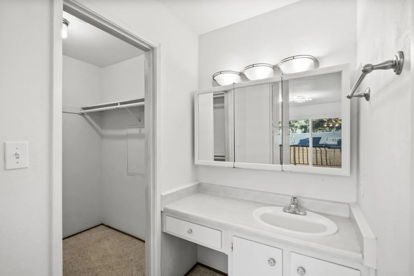 Los Gatos, California 95032, United States, 2 Bedrooms Bedrooms, ,3 BathroomsBathrooms,Residential,Active,20258