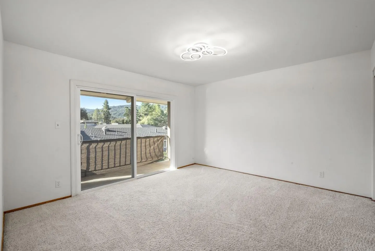 Los Gatos, California 95032, United States, 2 Bedrooms Bedrooms, ,3 BathroomsBathrooms,Residential,Active,20258