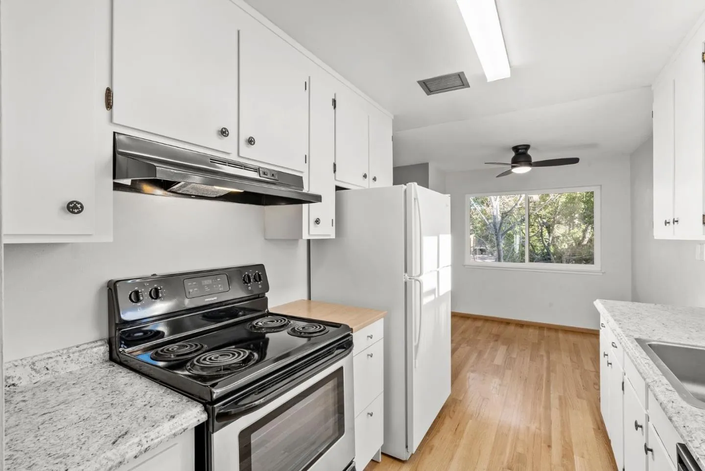 Los Gatos, California 95032, United States, 2 Bedrooms Bedrooms, ,3 BathroomsBathrooms,Residential,Active,20258