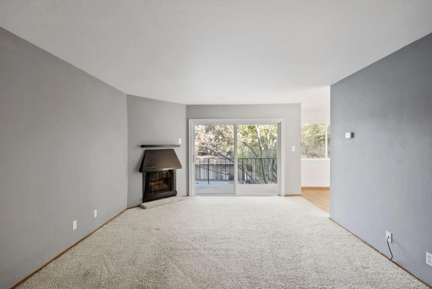 Los Gatos, California 95032, United States, 2 Bedrooms Bedrooms, ,3 BathroomsBathrooms,Residential,Active,20258