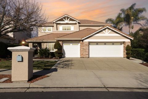 Photo of 5707 Capilano Drive, San Jose, CA 95138 (MLS # ML82032931)