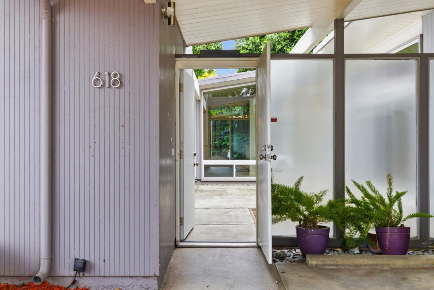 618 Sheraton Drive