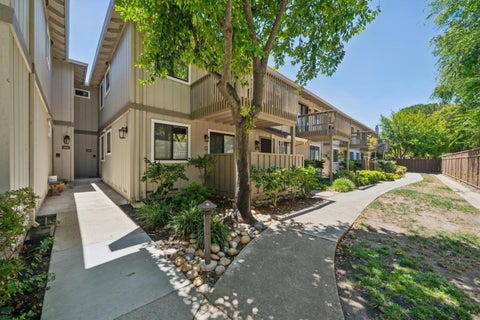 Photo of 18899 Sara Park Circle, Saratoga, CA 95070 (MLS # ML82053908)