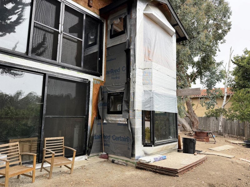 87 Lawrence Avenue