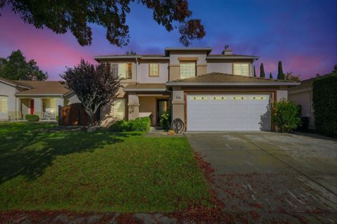 Photo of 1341 Briarberry Lane, Gilroy, CA 95020 (MLS # ML82027790)
