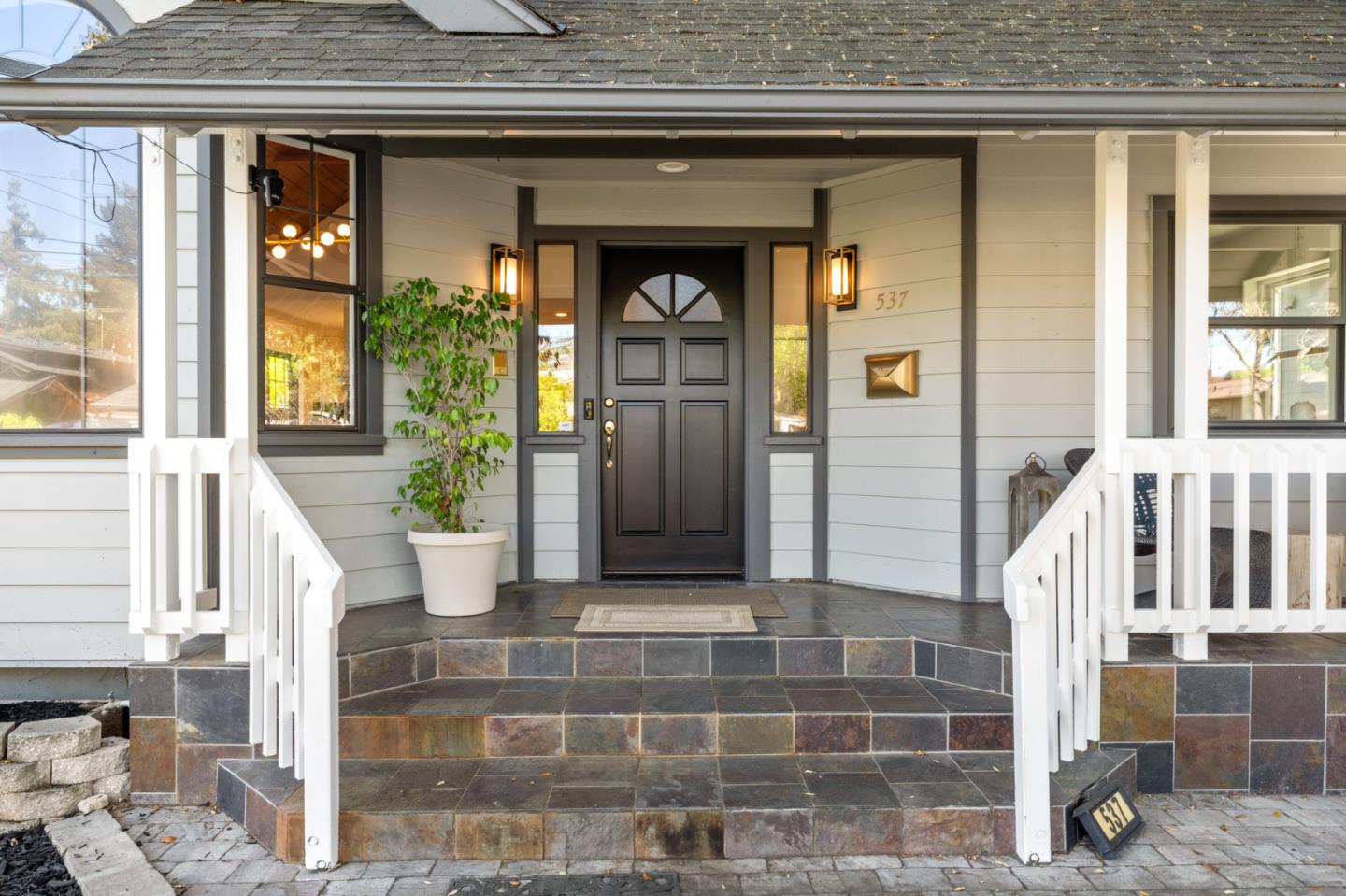 537 Mountain View Avenue