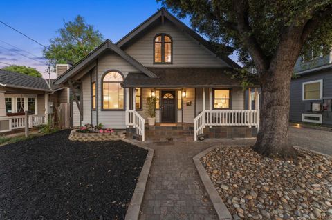 Photo of 537 Mountain View Avenue, MOUNTAIN VIEW, CA 94041 (MLS # ML82042014)