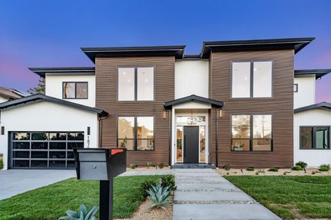 1879 Hull Avenue REDWOOD CITY CA 94061