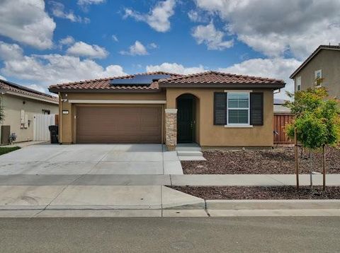 Photo of 571 Pleasant Drive, LATHROP, CA 95330 (MLS # ML82044849)