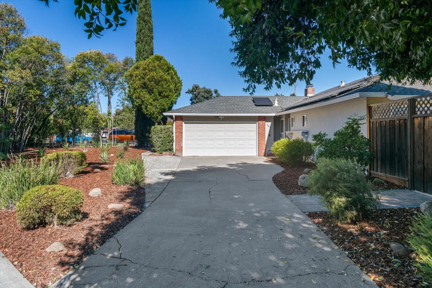 100 Highland Oaks Drive