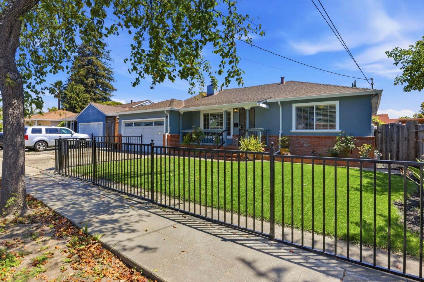 215 Eastman Street