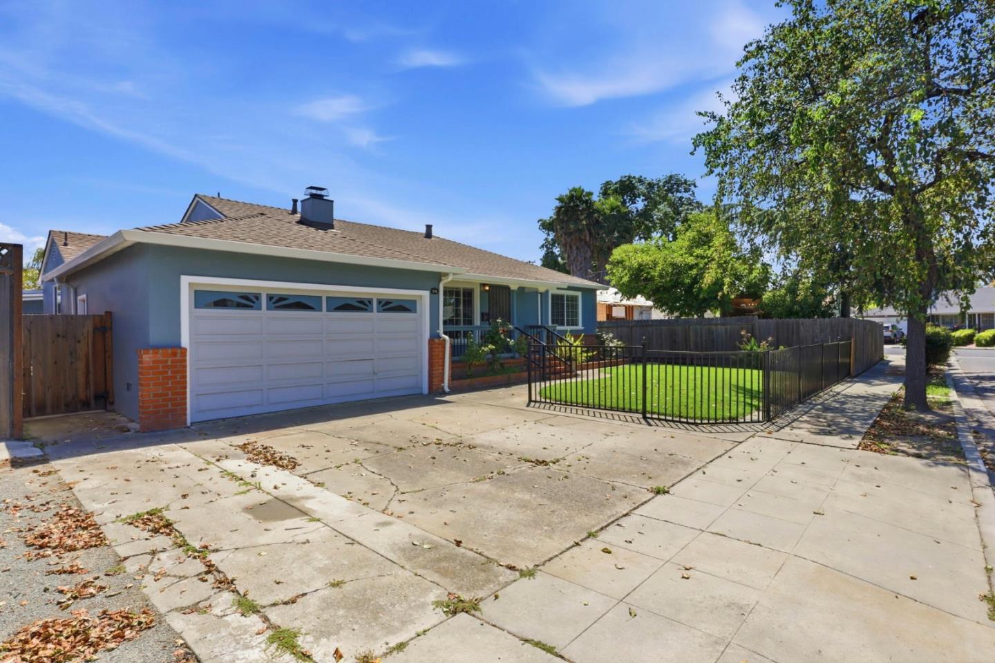 215 Eastman Street
