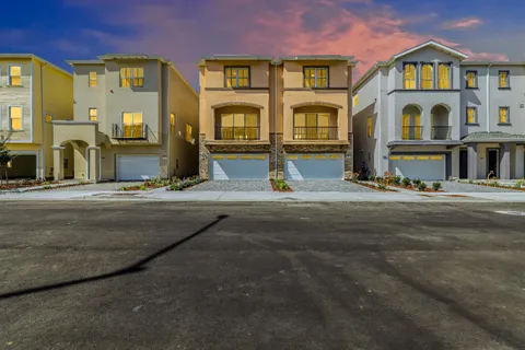 409 San Luis Avenue, Watsonville, CA 95076 - #: ML82012837