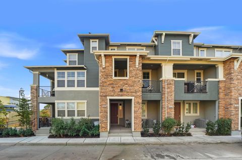 Photo of 1654 Latitude Drive #2, SAN JOSE, CA 95124 (MLS # ML82031099)