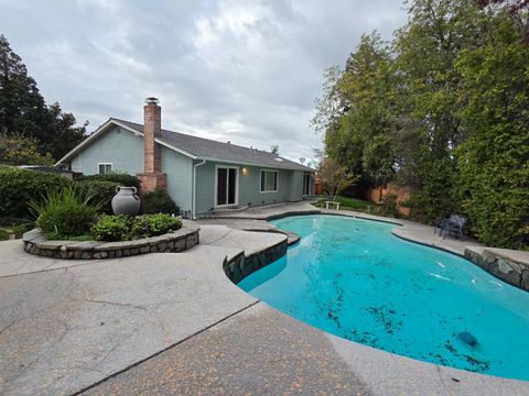 Tiny photo for 50 Nottingham Pl Place, CLAYTON, CA 94517 (MLS # ML82029409)