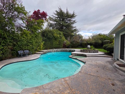 Tiny photo for 50 Nottingham Pl Place, CLAYTON, CA 94517 (MLS # ML82029409)