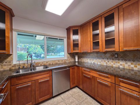 Tiny photo for 50 Nottingham Pl Place, CLAYTON, CA 94517 (MLS # ML82029409)