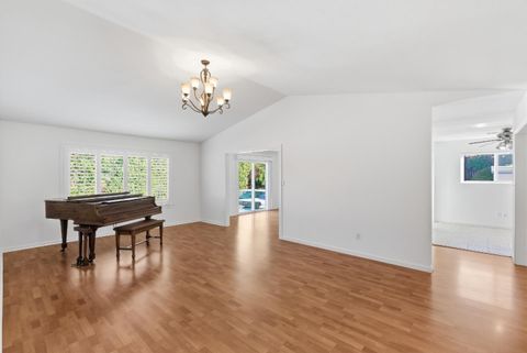 Tiny photo for 50 Nottingham Pl Place, CLAYTON, CA 94517 (MLS # ML82029409)