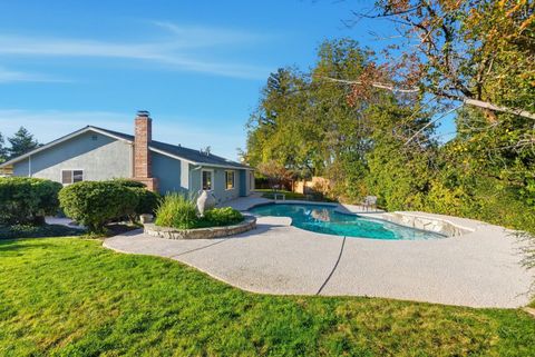 Tiny photo for 50 Nottingham Pl Place, CLAYTON, CA 94517 (MLS # ML82029409)