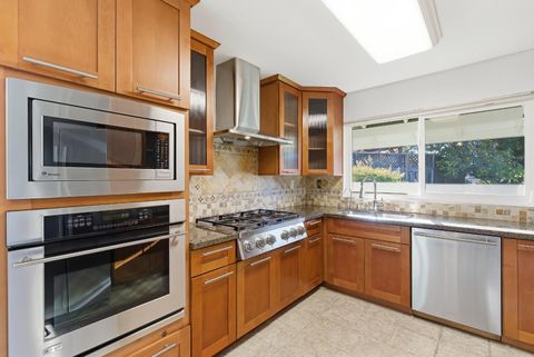 Tiny photo for 50 Nottingham Pl Place, CLAYTON, CA 94517 (MLS # ML82029409)