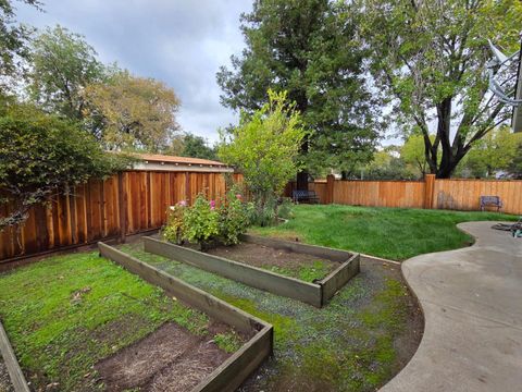 Tiny photo for 50 Nottingham Pl Place, CLAYTON, CA 94517 (MLS # ML82029409)