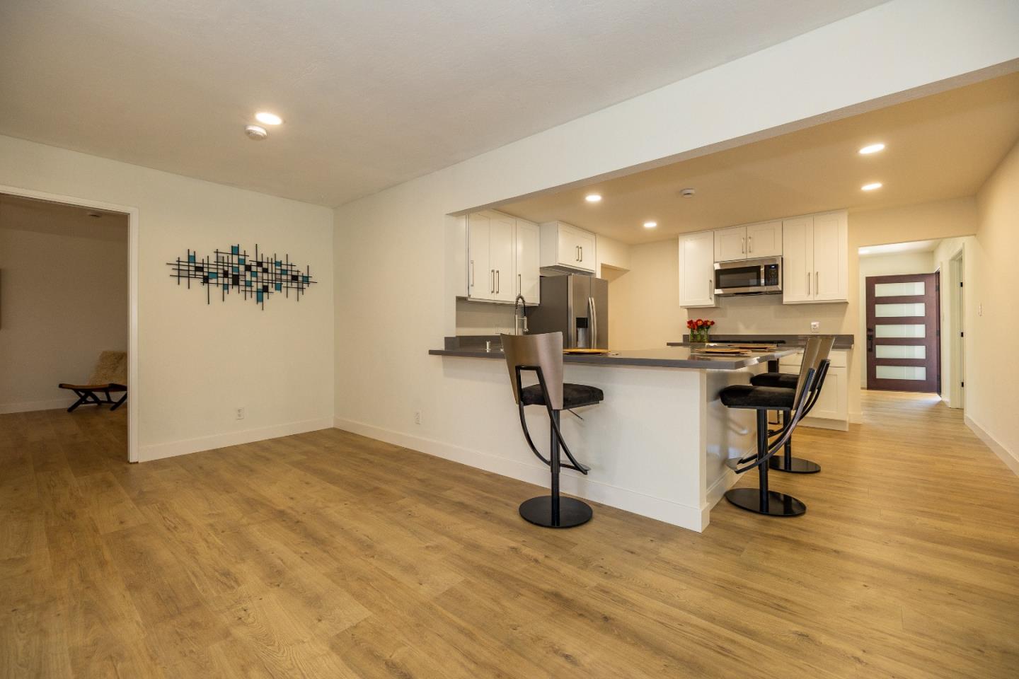 1083 Heatherstone Avenue