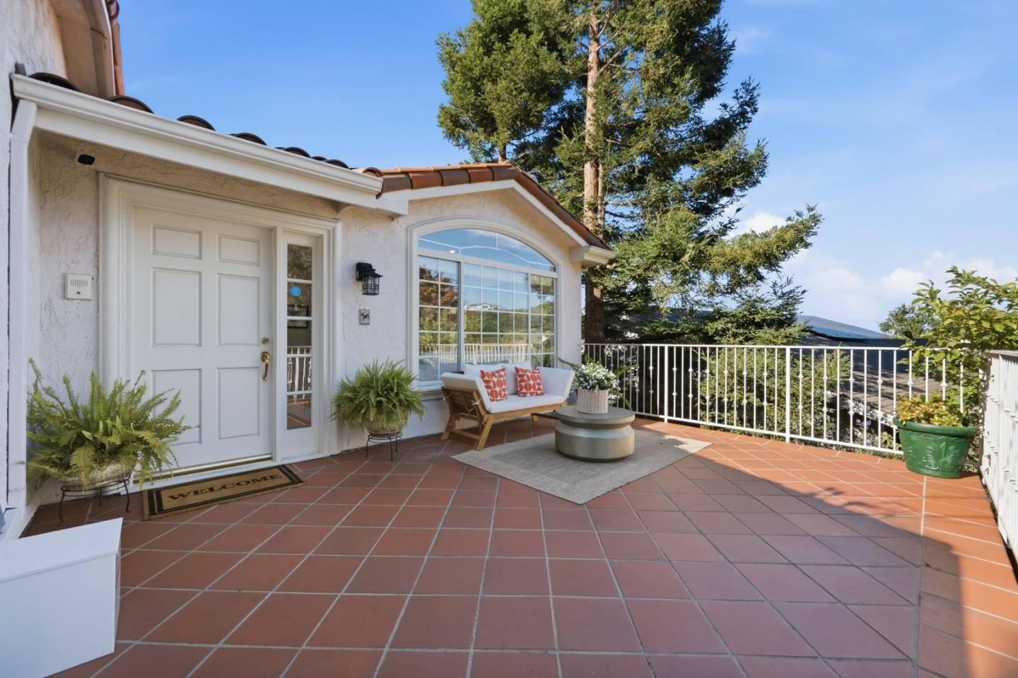 1580 Winding Way