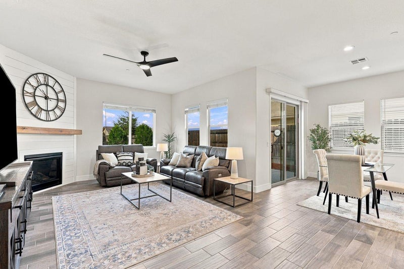 1612 Goldenstar Court