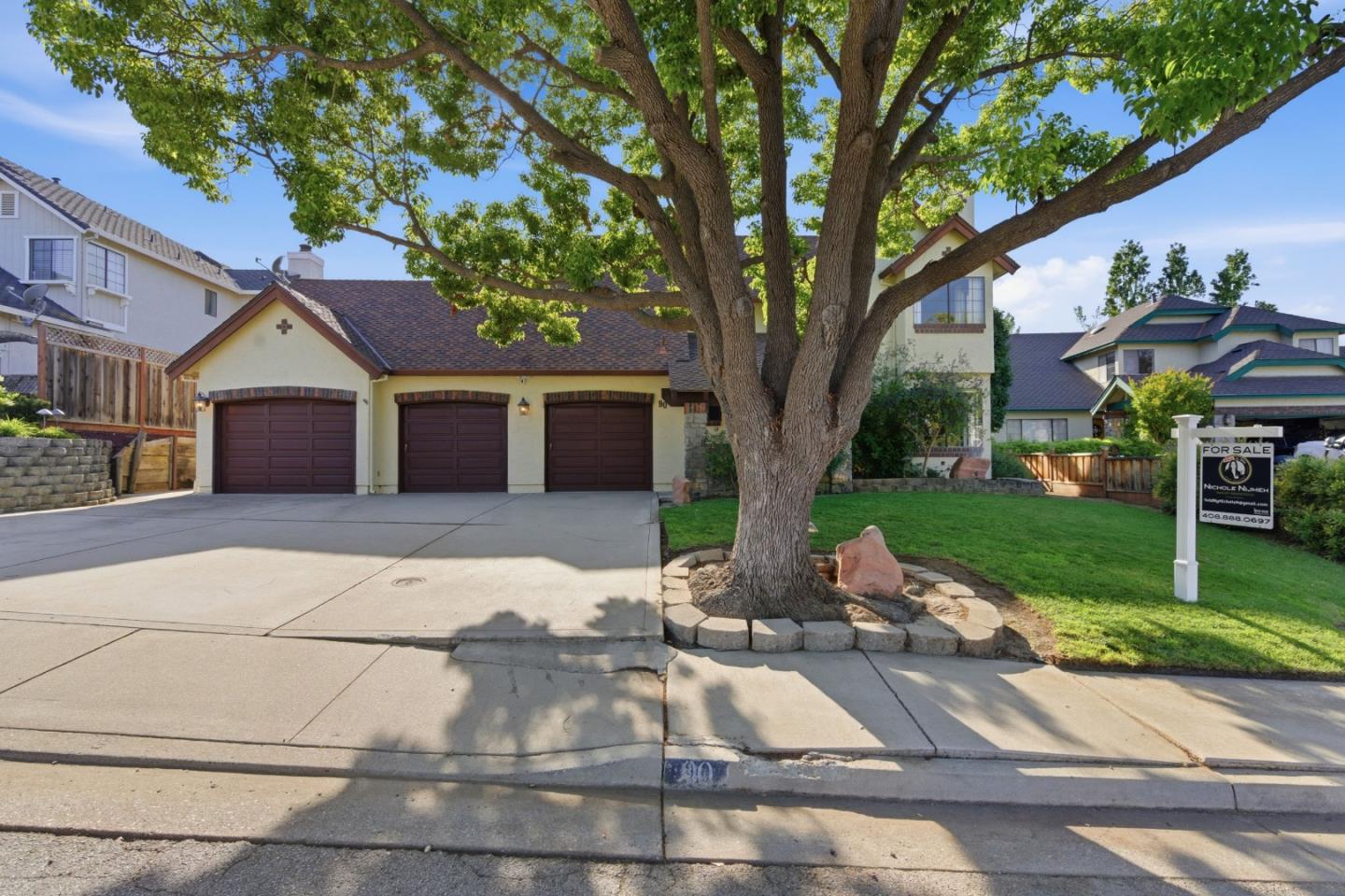 90 Lang Court