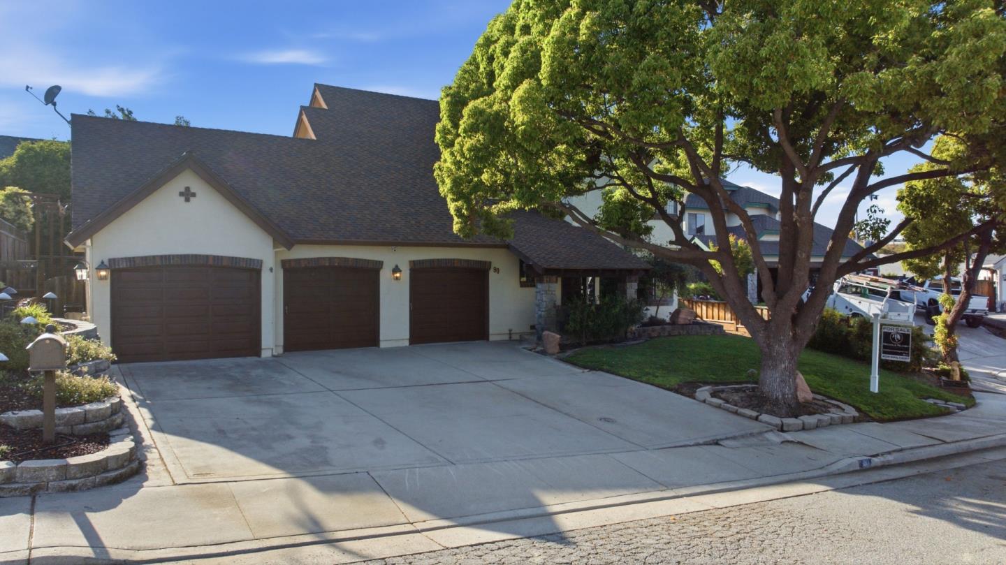 90 Lang Court