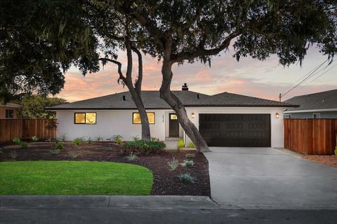 Photo of 2828 Forest Hill Boulevard, PACIFIC GROVE, CA 93950 (MLS # ML82025257)
