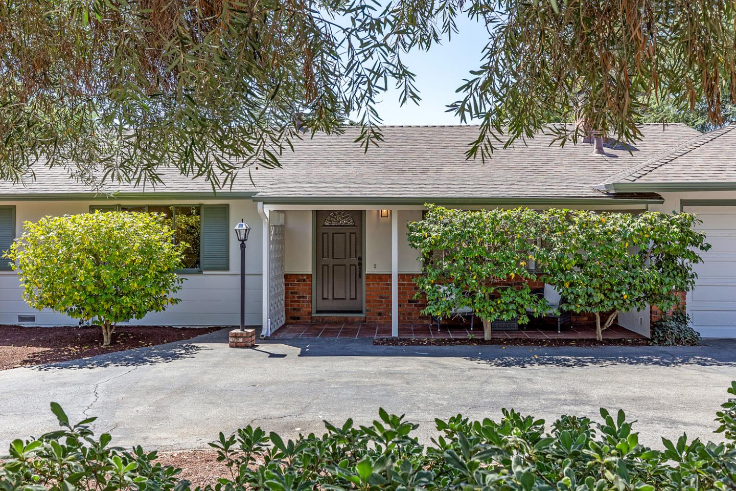 384 Cuesta Drive