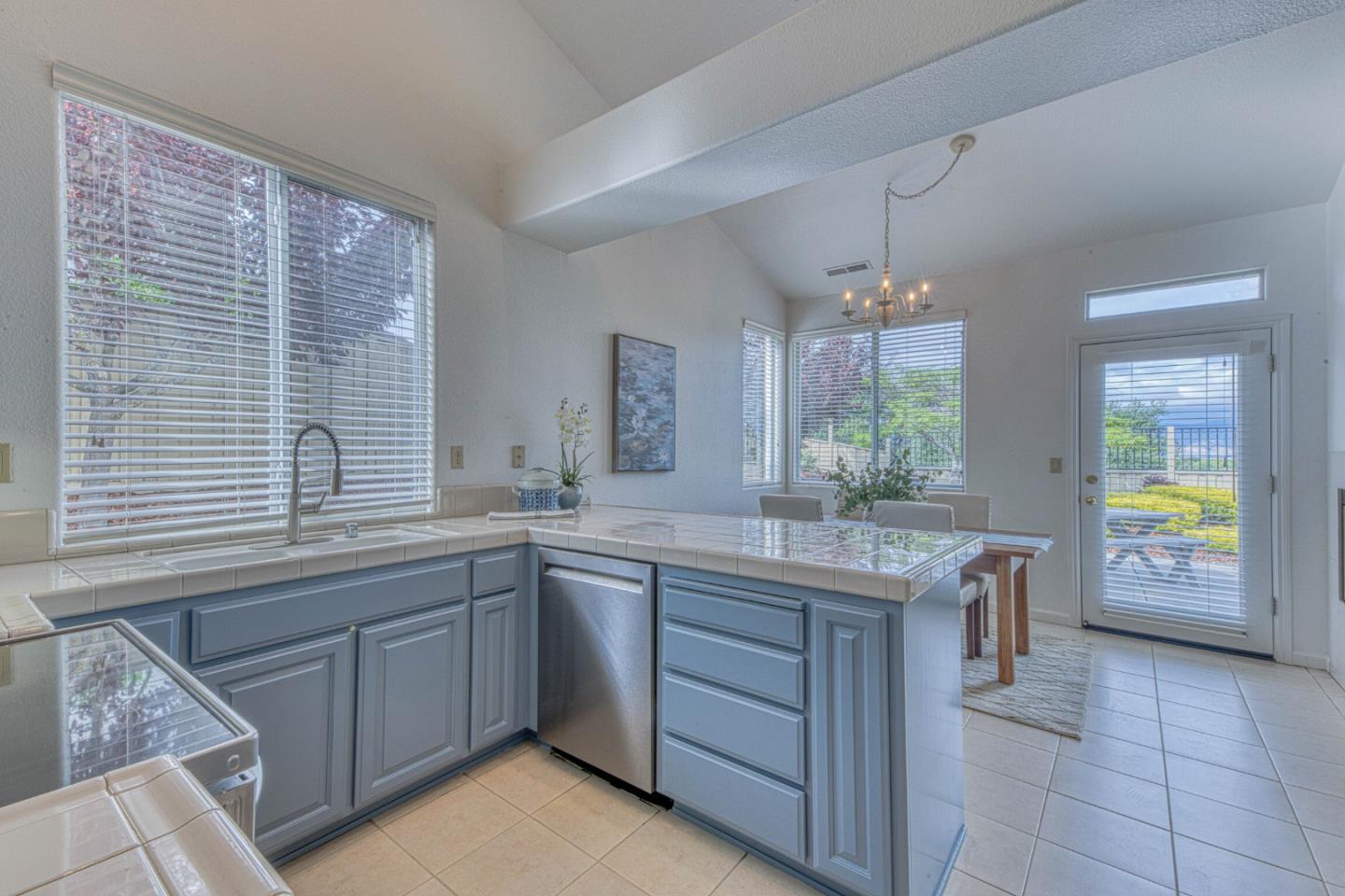 18223 Viewcrest Lane