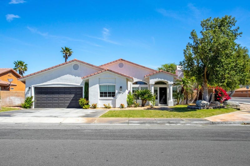 65976 Flora Avenue