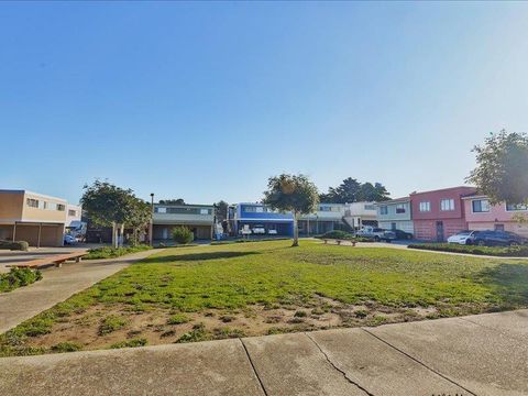 Tiny photo for 750 Bacon Street #2, SAN FRANCISCO, CA 94134 (MLS # ML82027715)