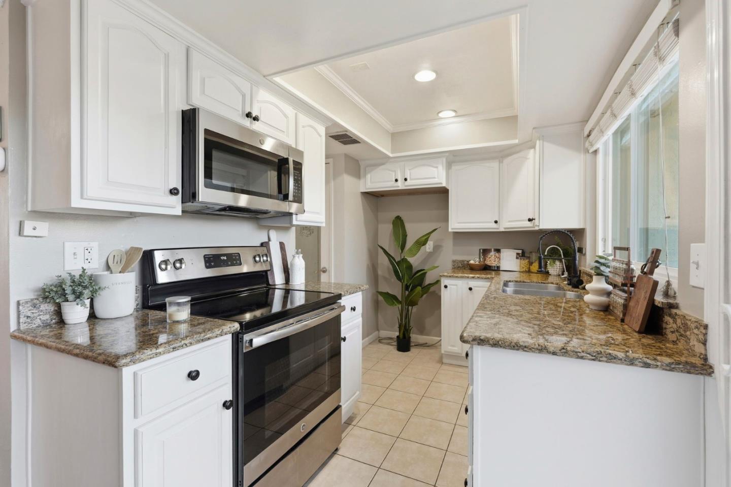 216 Fairway Glen Lane