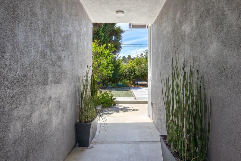 111 Woodside Avenue