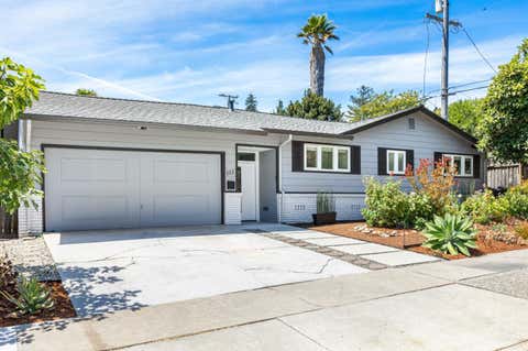 Photo of 111 Woodside Avenue, Santa Cruz, CA 95060 (MLS # ML82057633)