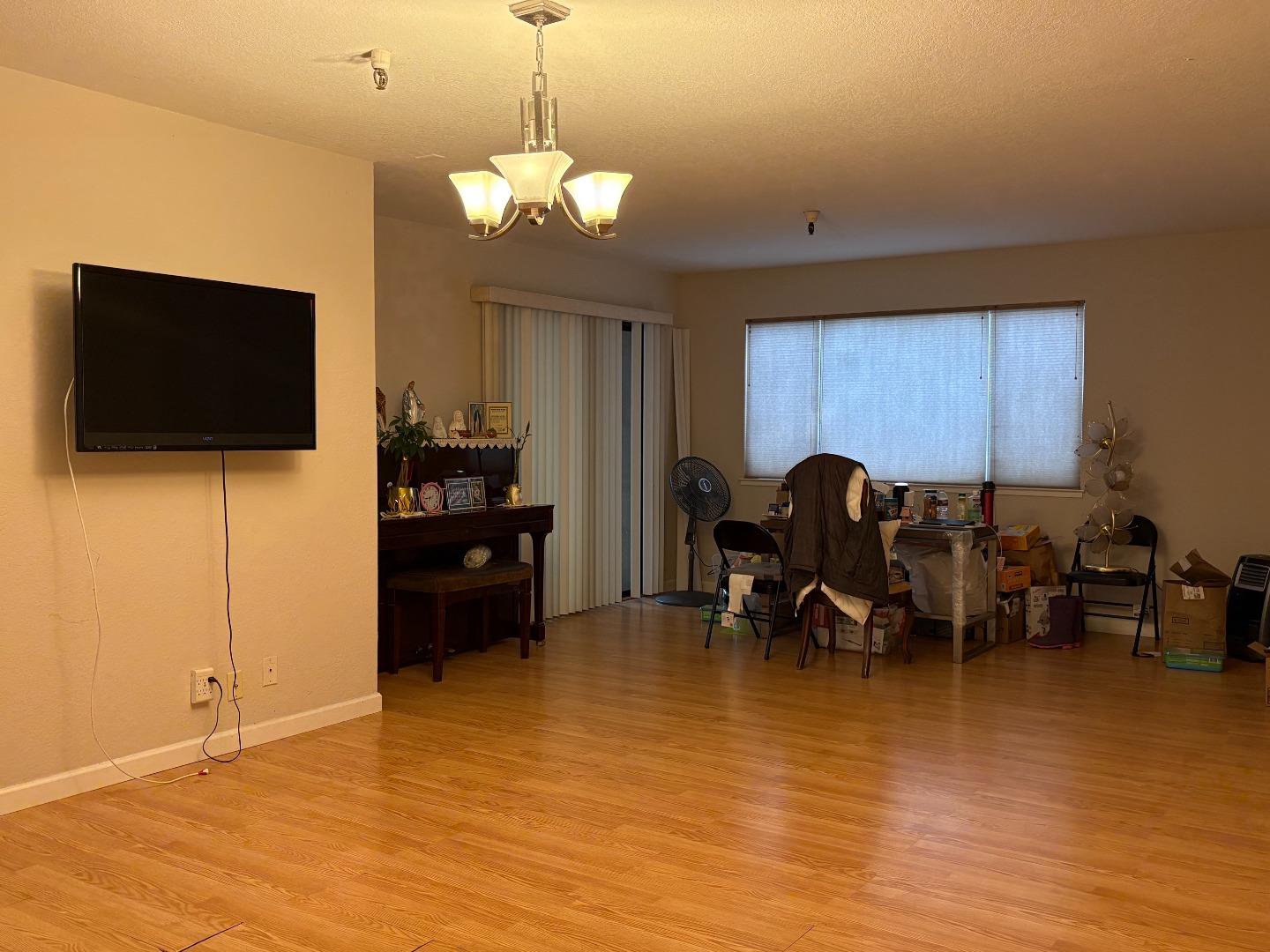 449 Alberto Way 131