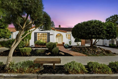 Photo of 1146 Willow Glen Way, SAN JOSE, CA 95125 (MLS # ML82063269)