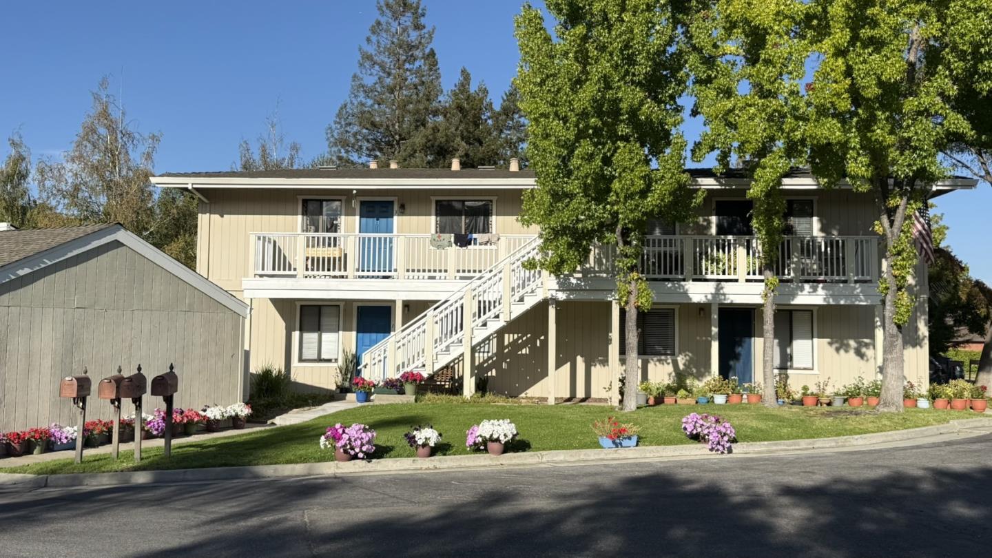 22672 Silver Oak Lane