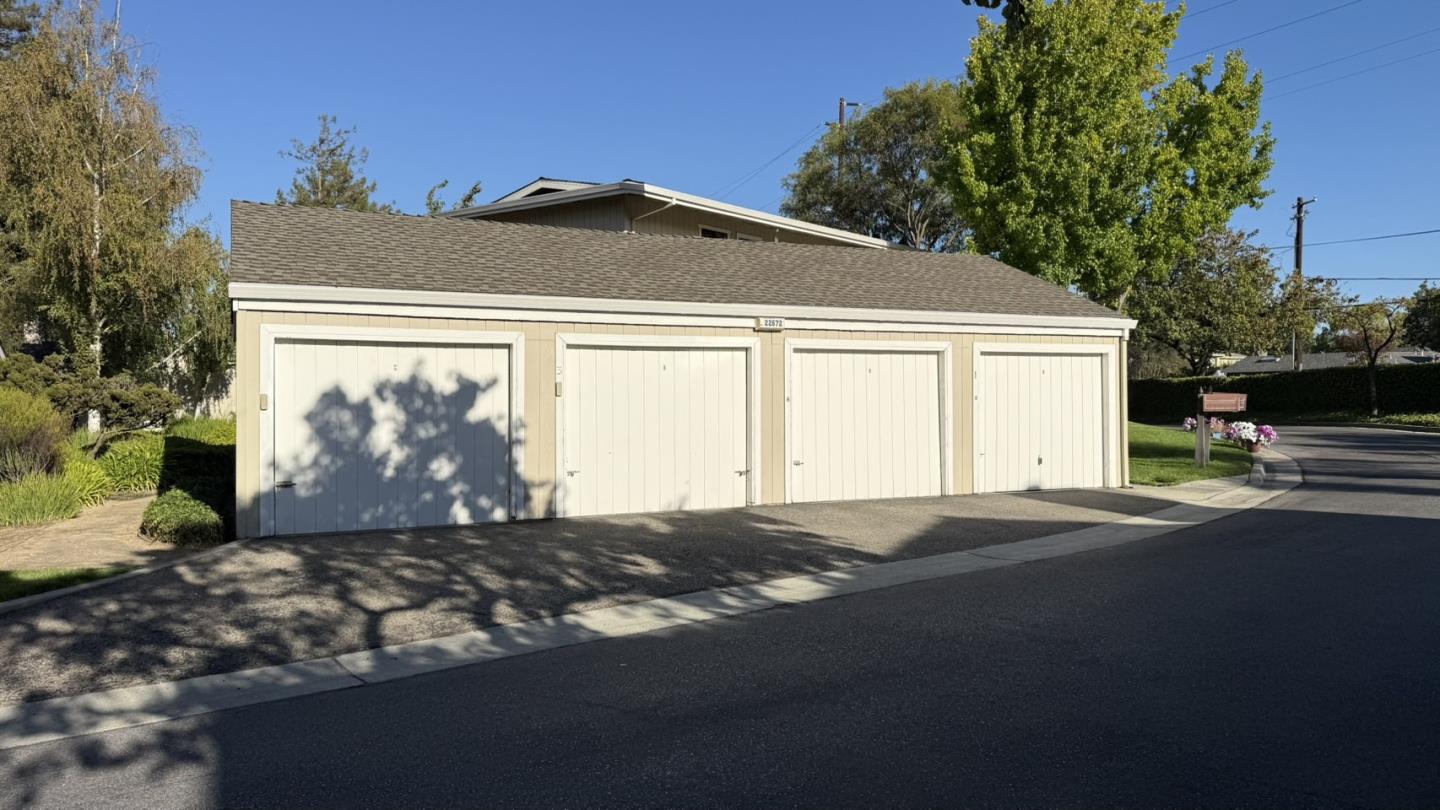 22672 Silver Oak Lane