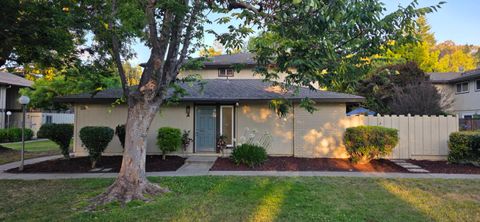 Photo of 124 Flynn Avenue #A, MOUNTAIN VIEW, CA 94043 (MLS # ML82042511)